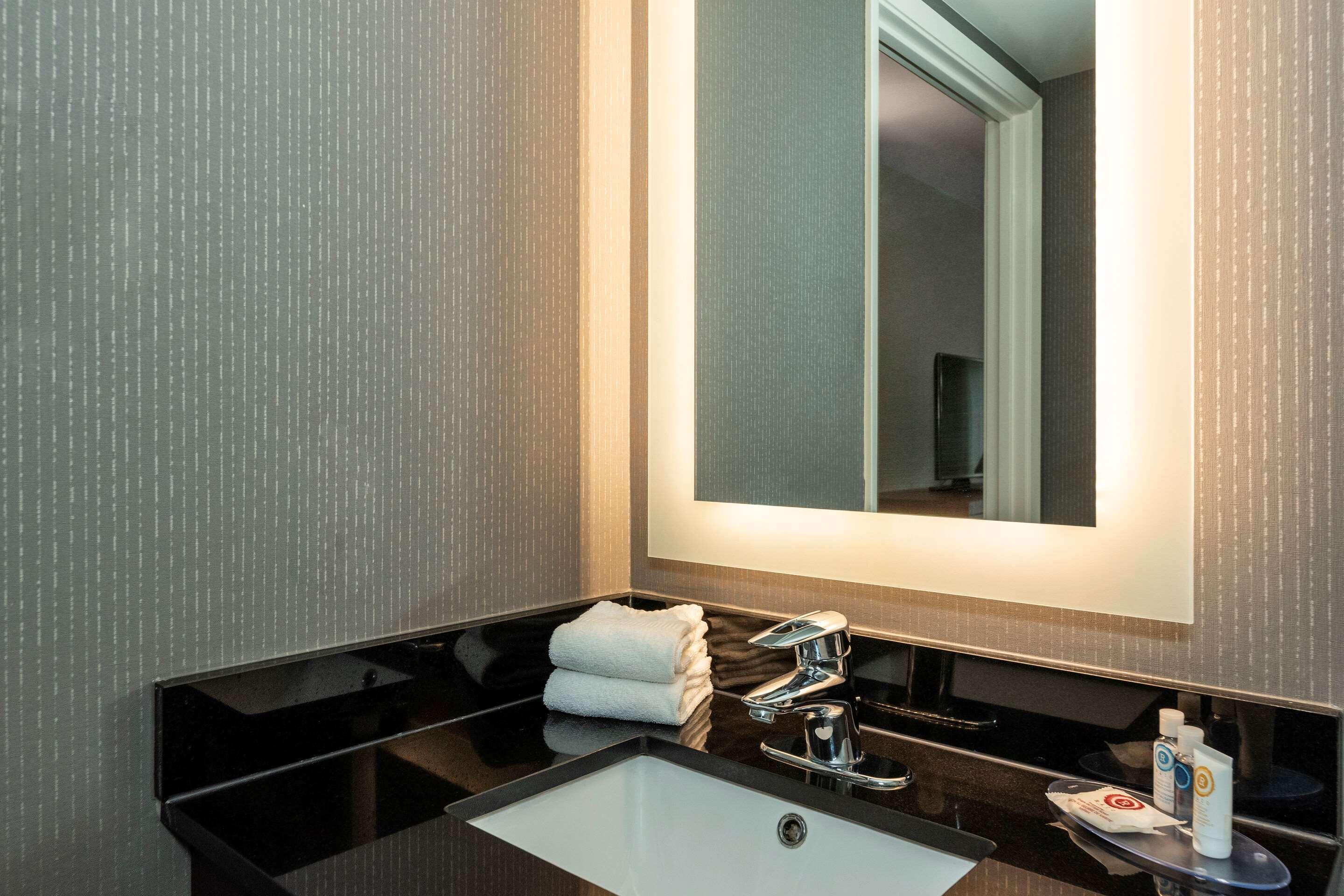 Comfort Inn Ватерлоо Экстерьер фото